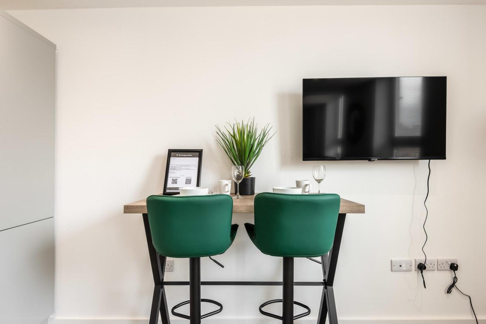 Contemporary 1 Bed Central Rotherham Studio Exterior photo